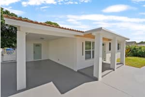1556 W 31st St, Riviera Beach, FL 33404 - MLS#F10523926