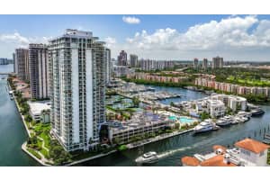 19707 Turnberry Way 8c, Aventura
