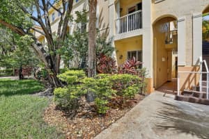 110 Jacaranda Country Club Dr 104, Plantation, FL 33324 - MLS#F10523988