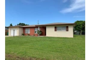 423 Ne Willows Ave, Port Saint Lucie