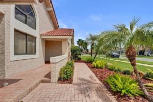 1541 W Oak Knoll Cir, Davie, FL 33324 Sold 11/05/25