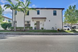 2030 Oysterwood Ln, Riviera Beach, FL 33410 - MLS#F10524041