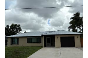 632 SE Essex Dr, Port Saint Lucie, FL 34984 - MLS#F10524050