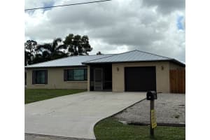 632 SE Essex Dr, Port Saint Lucie, FL 34984 - MLS#F10524050