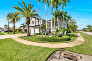 960 201st Terrace, Pembroke Pines, FL 33029 - MLS#F10524097