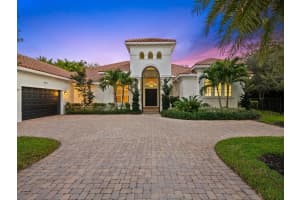 12922 Grand Oaks Dr, Davie