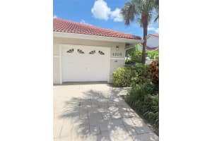 4105 Carriage Dr J4, Pompano Beach