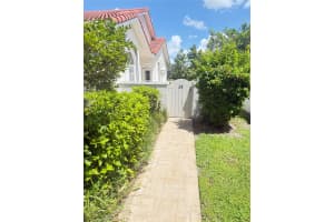 4105 Carriage Dr J4, Pompano Beach, FL 33069 - MLS#F10524139