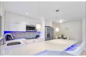 320 NE 15th Ave 3, Fort Lauderdale, FL 33301 - MLS#F10524148