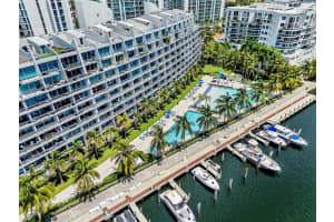 2950 NE 188th St 421, Aventura, FL 33180 - MLS#F10524204