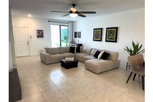 527 NW 17th Street, Fort Lauderdale, FL 33311 - MLS#F10524237