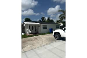 1698 Ne 181st St, North Miami Beach