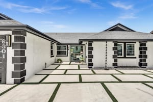 8301 Nw 52nd St, Lauderhill