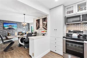 2162 NW 39th Ave B-17, Pompano Beach, FL 33066 Sold 10/31/25