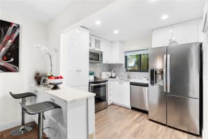 2162 NW 39th Ave B-17, Pompano Beach, FL 33066 Sold 10/31/25