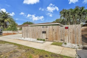 513 SW 15th St, Fort Lauderdale, FL 33315 - MLS#F10524370