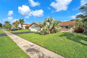 8621 46th Court, Lauderhill, FL 33351 - MLS#F10524458