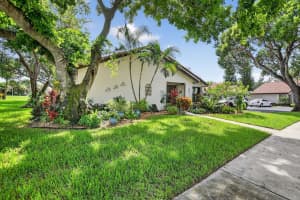 3032 Lake Shore Drive, Deerfield Beach, FL 33442 - MLS#F10524474