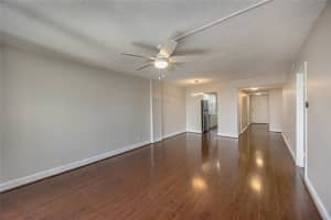 250 Jacaranda Dr, Plantation, FL 33324 - MLS#F10524497