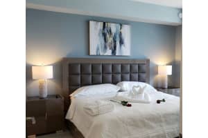 55 Sw 9th St 2210, Miami