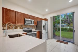 3205 NW 33rd St, Oakland Park, FL 33309 - MLS#F10524543