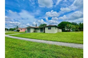 2240 NW 60th Ter, Sunrise, FL 33313 - MLS#F10524548