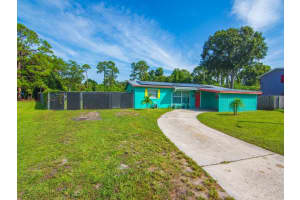 2464 SW 1st PL, Vero Beach, FL 32962 Sold 12/29/25