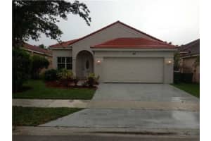 757 Tanglewood Cir, Weston