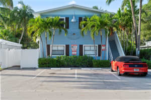 413 SE 16th St 2, Fort Lauderdale, FL 33316 - MLS#F10524612