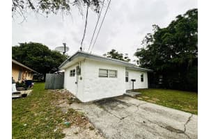 1025 NW 8th St, Hallandale Beach, FL 33009 - MLS#F10524623