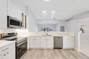 6175 Floral Lakes Dr, Delray Beach, FL 33484 - MLS#F10524640