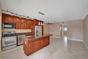 2895 NE 32nd St 206, Fort Lauderdale, FL 33306 - MLS#F10524672