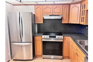 404 68th Avenue, Plantation, FL 33317 - MLS#F10524712