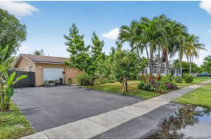 4818 11th Court, Plantation, FL 33317 - MLS#F10524738