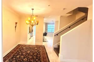 2720 NE 9th Ave, Wilton Manors, FL 33334 - MLS#F10524740