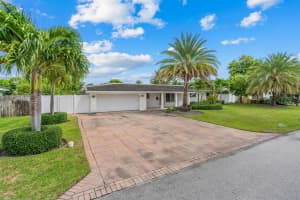 2633 NE 34th St, Fort Lauderdale, FL 33306 - MLS#F10524754