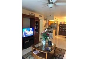 2942 Nw 55th Ave 2a, Lauderhill