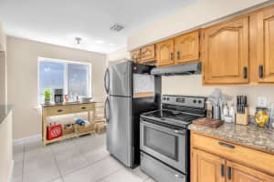 7548 Farragut St, Hollywood, FL 33024 - MLS#F10524767