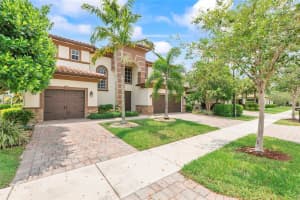 9860 Lakeview Lane, Parkland, FL 33076 - MLS#F10524796