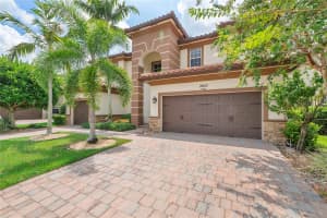 9860 Lakeview Lane, Parkland, FL 33076 - MLS#F10524796