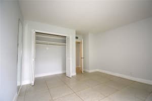 9 19th Court, Wilton Manors, FL 33305 - MLS#F10524819