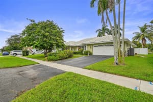 240 El Dorado Pkwy, Plantation, FL 33317 Sold 10/10/25