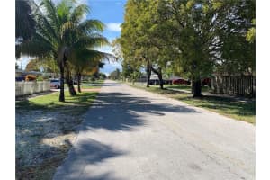 2206 SW 5th St, Fort Lauderdale, FL 33312 - MLS#F10524832