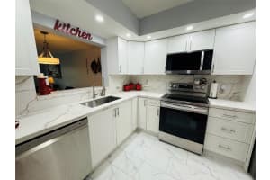 900 SW 142nd Ave 109L, Pembroke Pines, FL 33027 - MLS#F10524861
