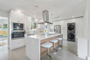 324 NE 28th St, Wilton Manors, FL 33334 - MLS#F10524906
