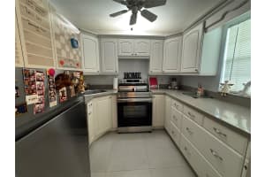9235A Lagoon Pl 310, Davie, FL 33324 - MLS#F10524912