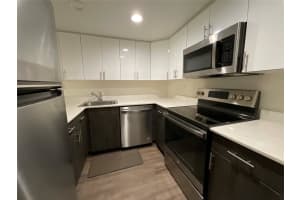 18335 Nw 68 Ave 255-618, Hialeah