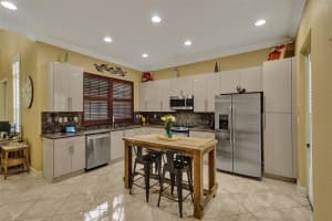 803 SW 147th Ter, Pembroke Pines, FL 33027 - MLS#F10524958