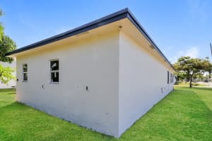 719 NW 1st St, Delray Beach, FL 33444 Sold 11/14/25