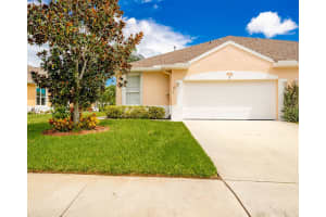 471 E Tangerine Sq SW, Vero Beach, FL 32968 - MLS#F10525027